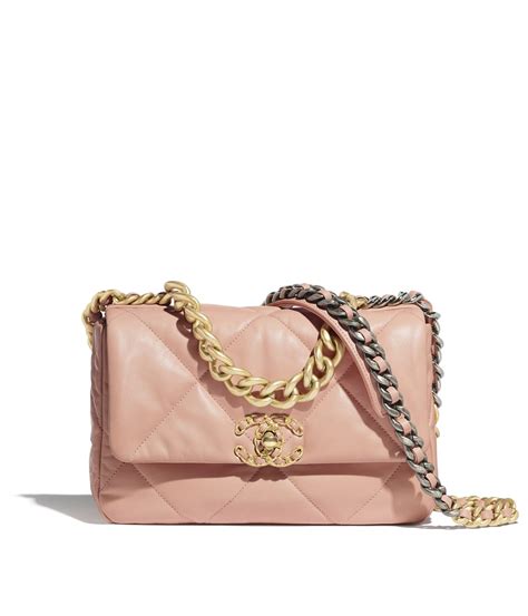 catalogo chanel 2019|Chanel 19 bolso.